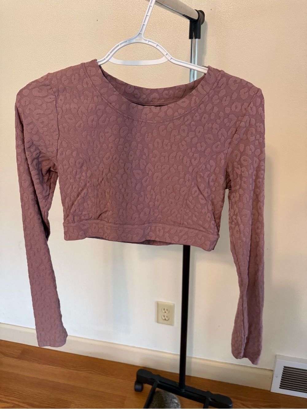 Mono B Mauve Pink Long-Sleeve Cropped Textured Top